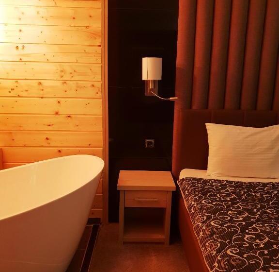 اتاق استاندارد چهار تخته, Villa Grazia