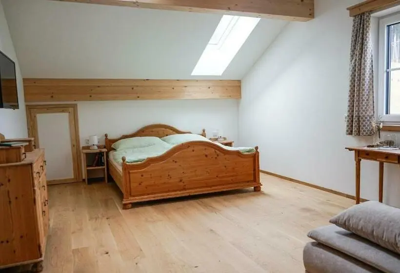Standard Kolmen Hengen Huone Näkymä, Haus Am Wald