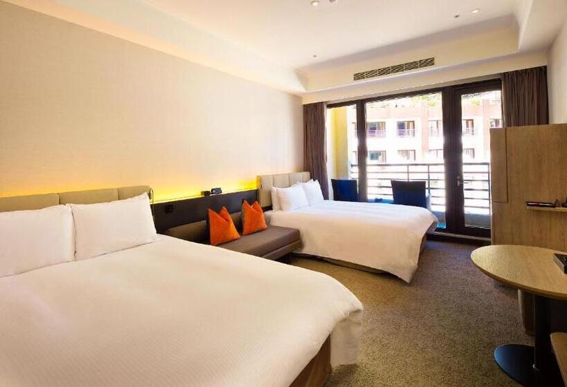 اتاق خانوادگی با چشمانداز باغ, Silks Place Taroko