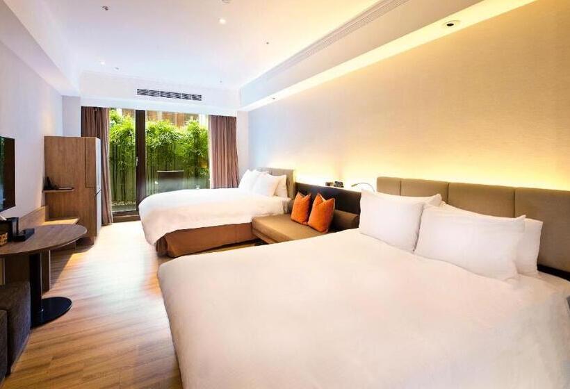 اتاق خانوادگی با چشمانداز باغ, Silks Place Taroko