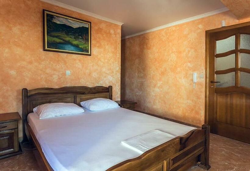 استودیو استاندارد با چشمانداز دریا و بالکن, Villa M