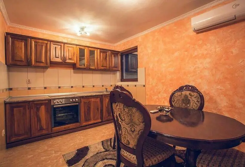 استودیوی استاندارد با چشم‌انداز دریا, Villa M