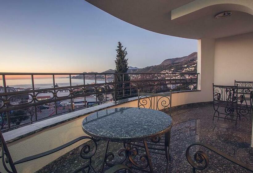 استودیوی استاندارد با چشمانداز دریا, Villa M