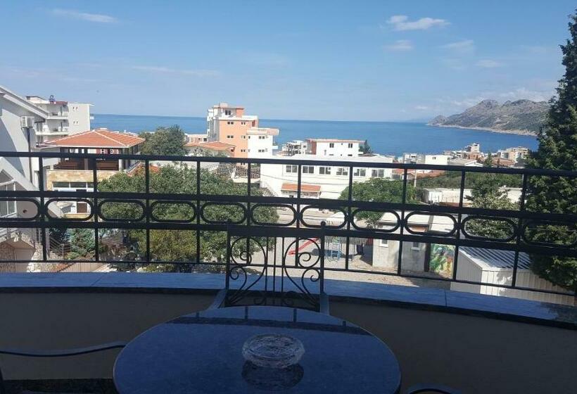 استودیوی استاندارد با چشم‌انداز دریا, Villa M