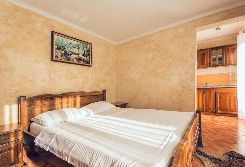 استودیو استاندارد با بالکن, Villa M