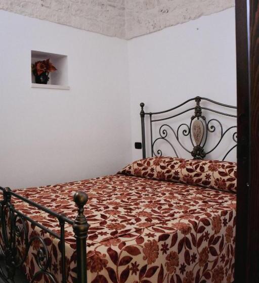 اتاق استاندارد چهار تخته, Trulli Pastore