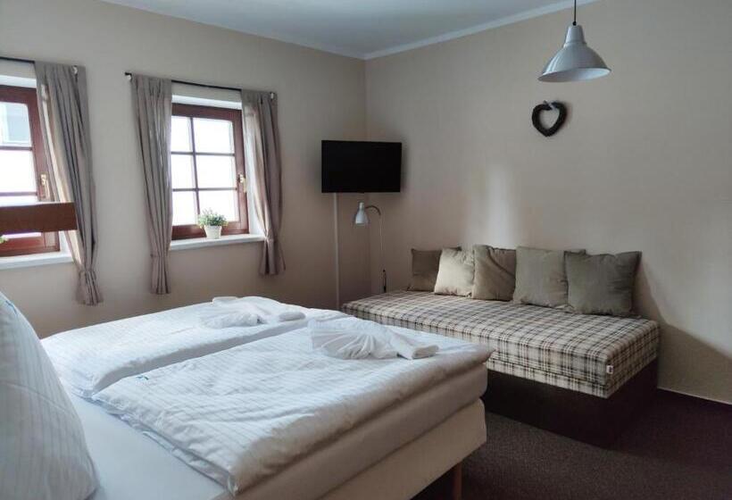 ファミリールーム, Modrásek