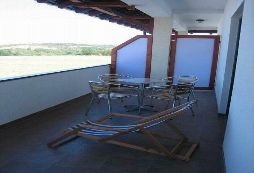 اتاق استاندارد با بالکن, Bazeni Baikal