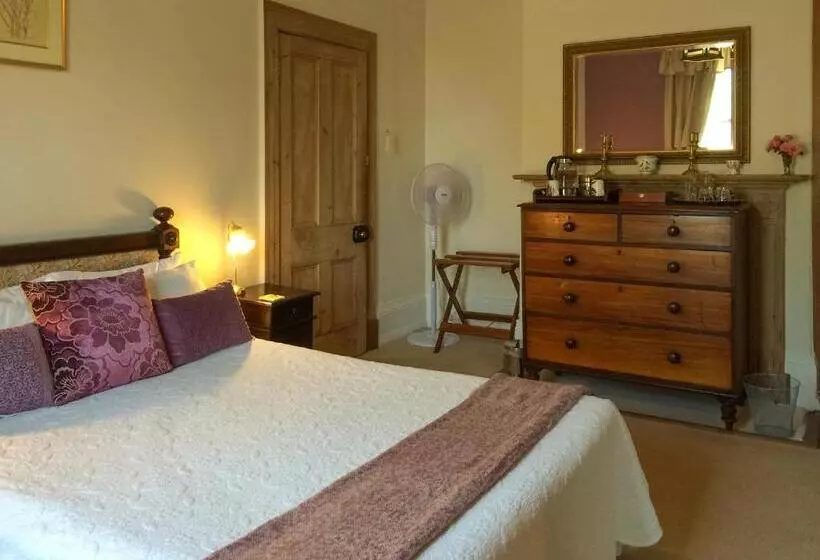 اتاق استاندارد, The Racecourse Inn