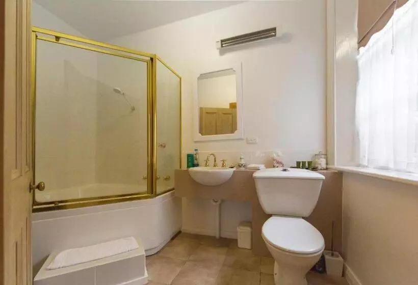اتاق لوکس با تخت بزرگ, The Racecourse Inn