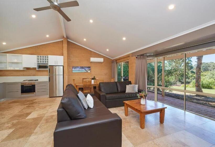 Шале 1 Спальня, Eight Willows Retreat