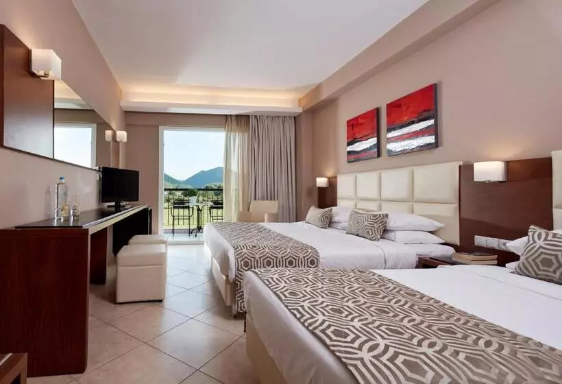 Superior Kolmen Hengen Huone, Aar Hotel & Spa Ioannina
