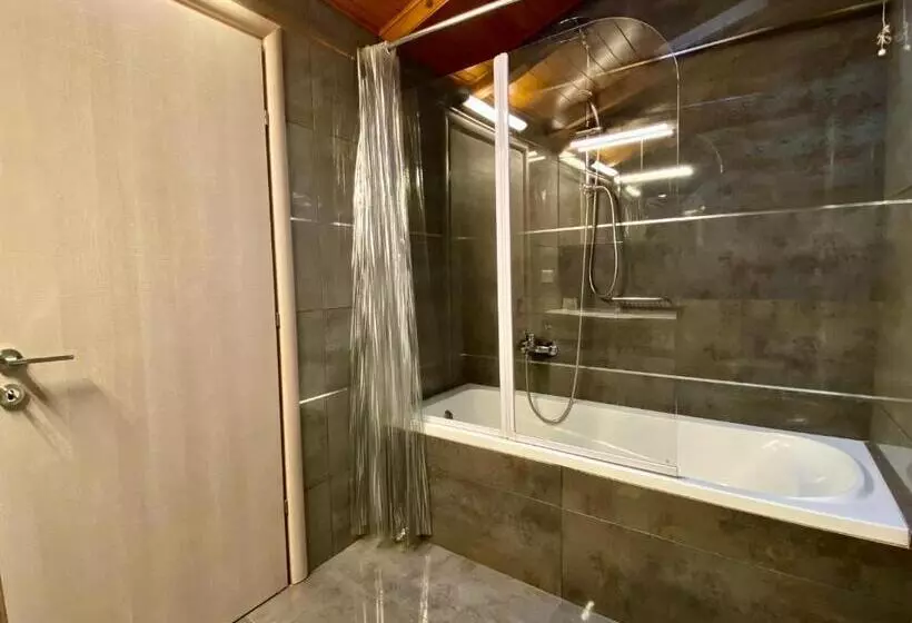 Perhesviitti, Aar Hotel & Spa Ioannina