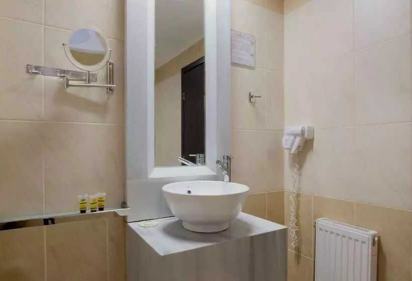Superior Kolmen Hengen Huone, Aar Hotel & Spa Ioannina