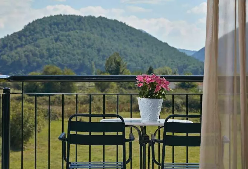 Superior Kolmen Hengen Huone, Aar Hotel & Spa Ioannina
