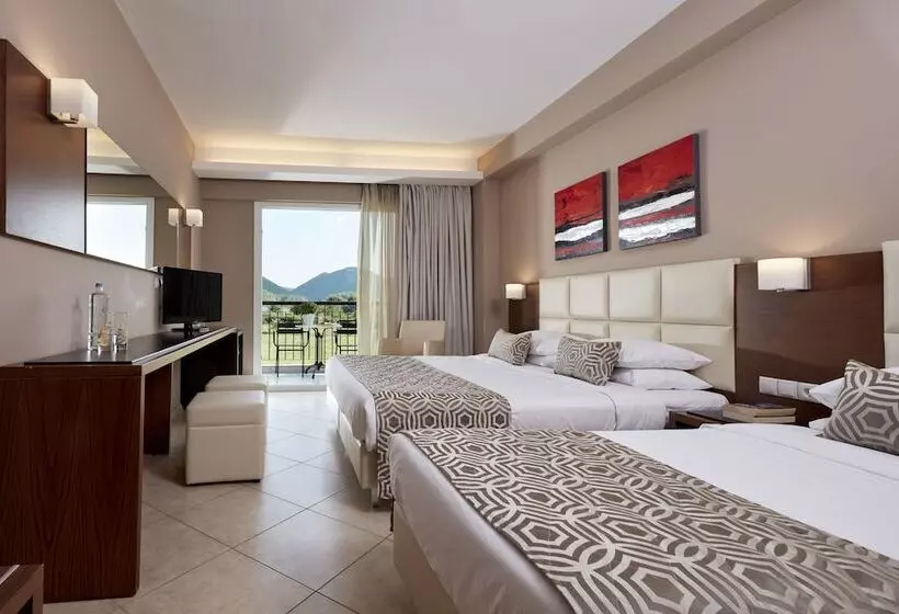 Superior Kolmen Hengen Huone, Aar Hotel & Spa Ioannina