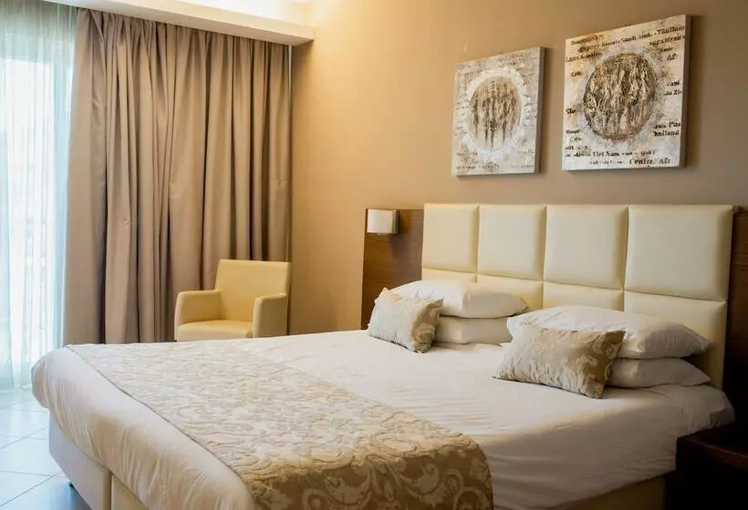 Deluxe Kolmen Hengen Huone, Aar Hotel & Spa Ioannina