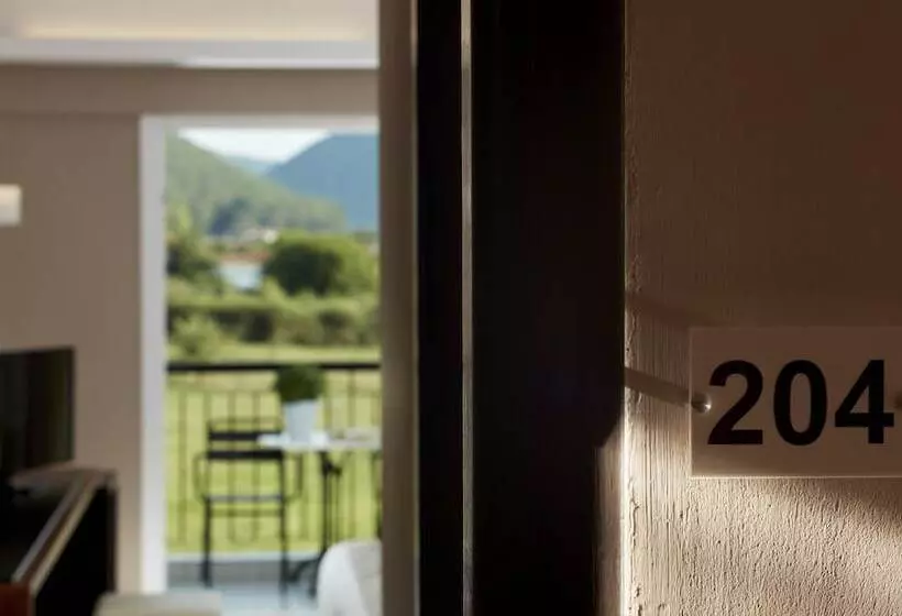Deluxe Kolmen Hengen Huone, Aar Hotel & Spa Ioannina