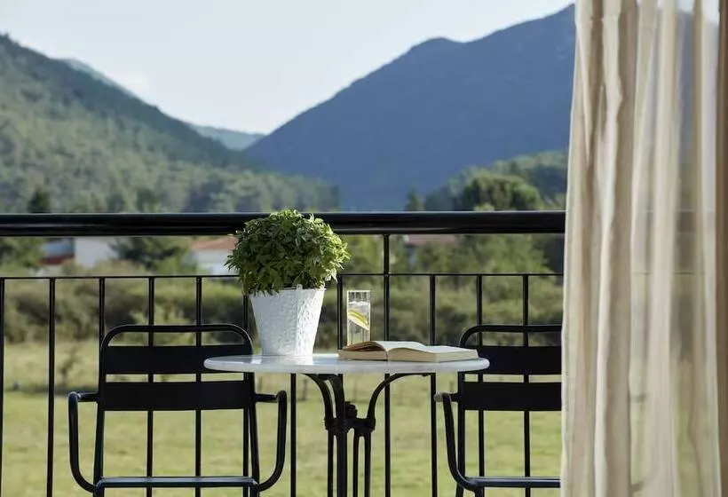 Deluxe Kolmen Hengen Huone, Aar Hotel & Spa Ioannina