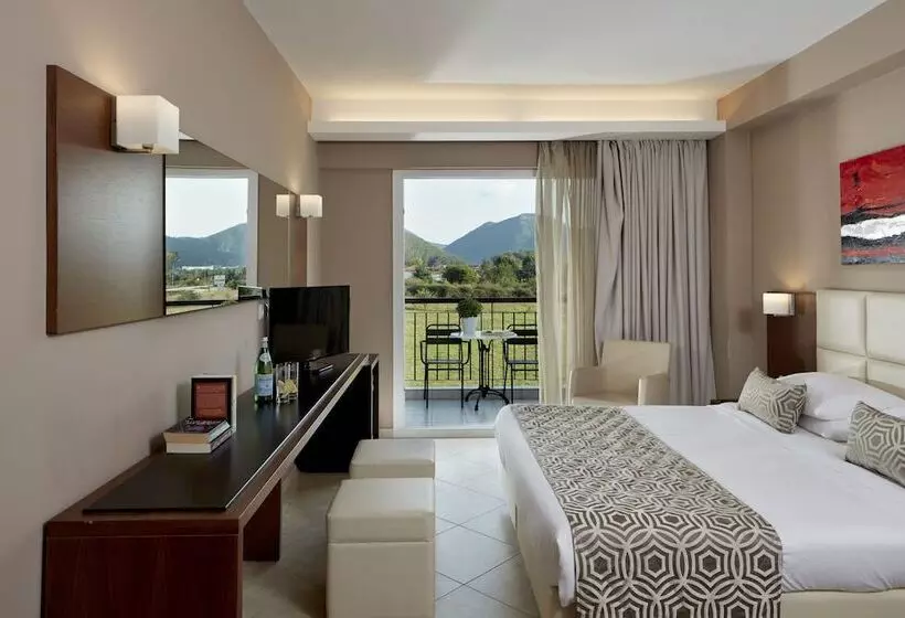 Deluxe Kolmen Hengen Huone, Aar Hotel & Spa Ioannina