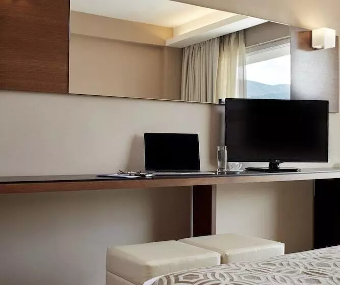 Deluxe Kolmen Hengen Huone, Aar Hotel & Spa Ioannina