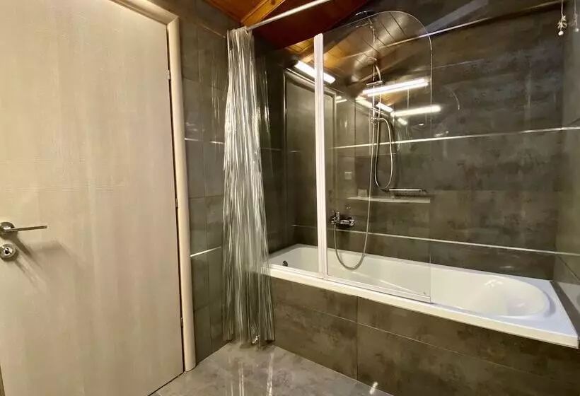 Perhesviitti, Aar Hotel & Spa Ioannina