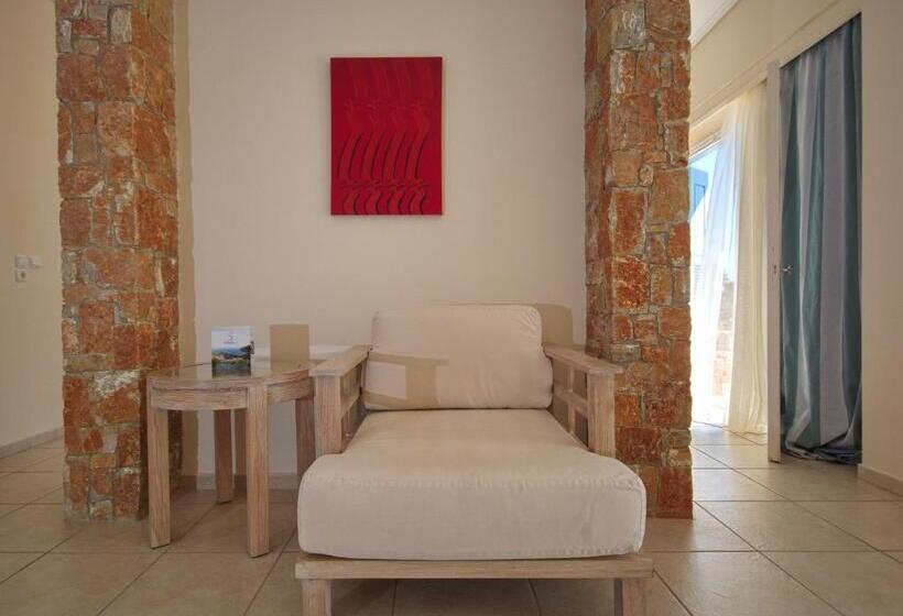 سوییت با استخر, Alonissos Beach Bungalows And Suites