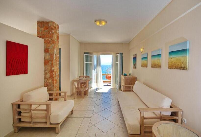 سوییت با استخر, Alonissos Beach Bungalows And Suites