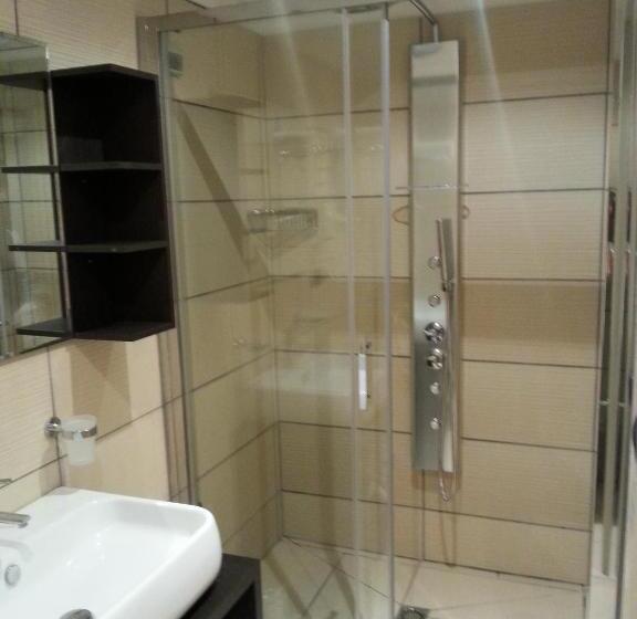 غرفة كومفورت, Art & Jazz