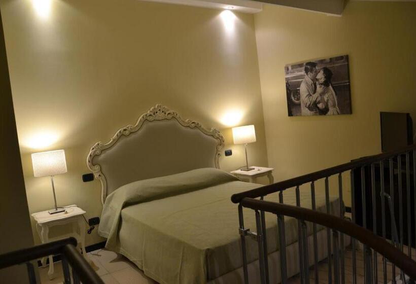 غرفة كومفورت, Art & Jazz