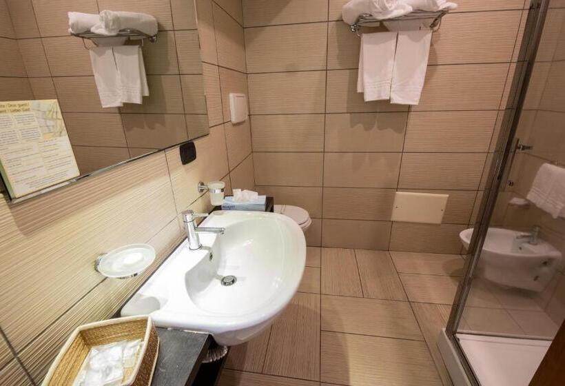 غرفة قياسية, Art & Jazz