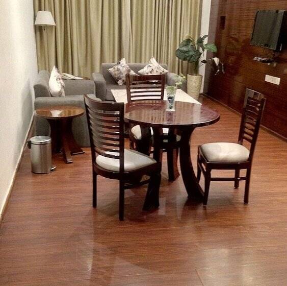 جناح, Days Hotel By Wyndham Panipat