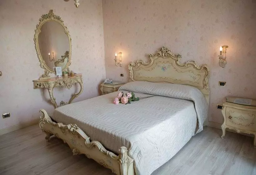 デラックストリプルルーム, Imperiale