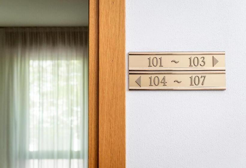 스탠다드 룸, Pittini