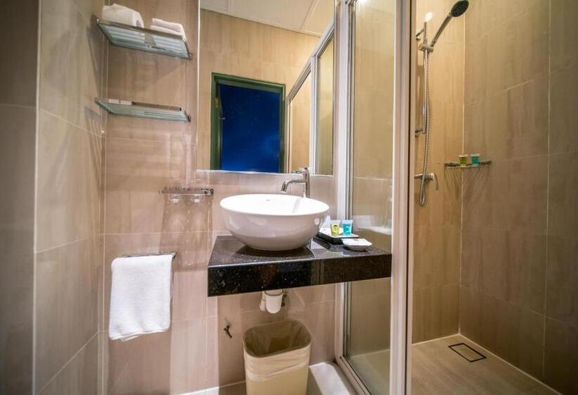 חדר סטנדרט פנימי, Yeng Keng