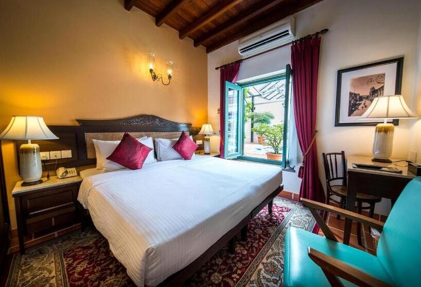 חדר סטנדרט פנימי, Yeng Keng