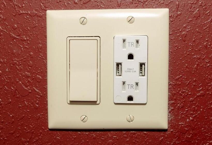 غرفة ديلوكس لذوى الاحتياجات الخاصة, Red Roof Inn Starkville  University