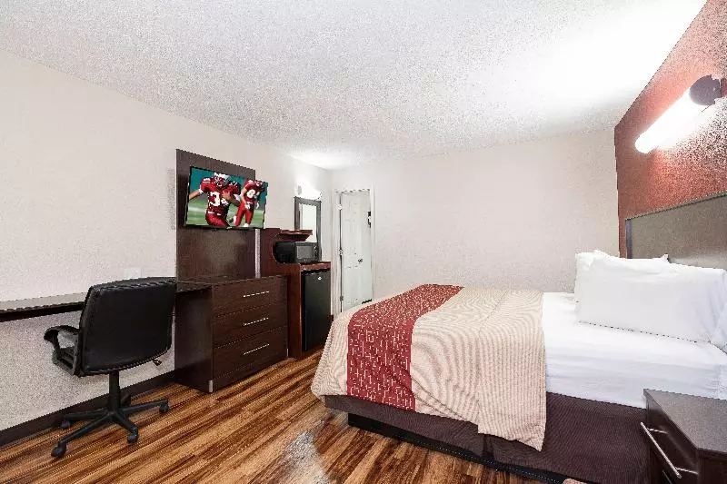 キングサイズベッドのデラックスルーム, Red Roof Inn Starkville  University