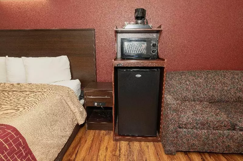 キングサイズベッドのスーペリアルーム, Red Roof Inn Starkville  University