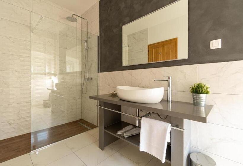 جناح مطلّ علي البحر, B&b Heritage Villa Apolon