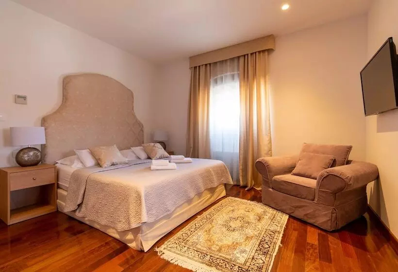 デラックスルーム, B&b Heritage Villa Apolon