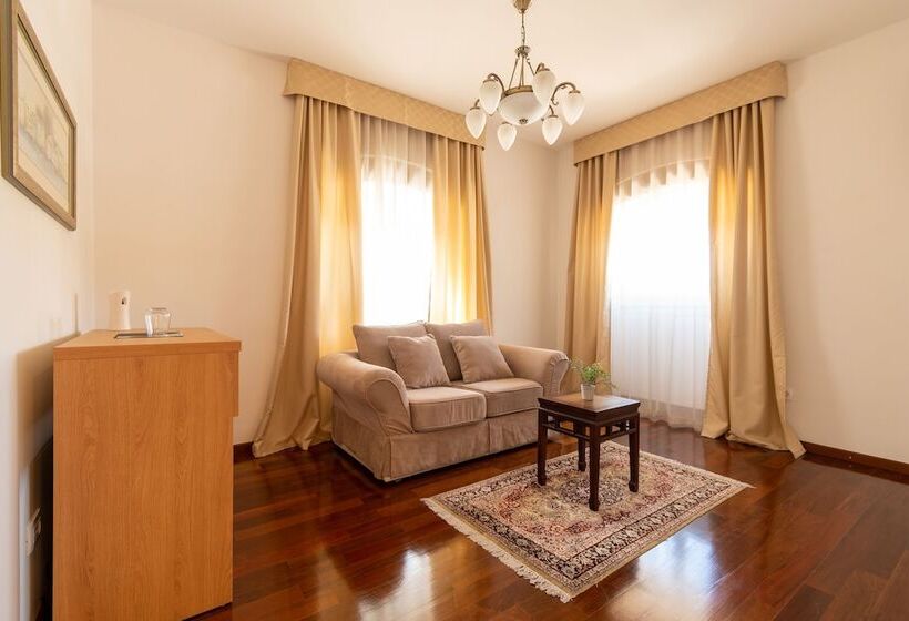 غرفة ديلوكس مطلّة علي البحر مزوَّدة بشُرفة, B&b Heritage Villa Apolon