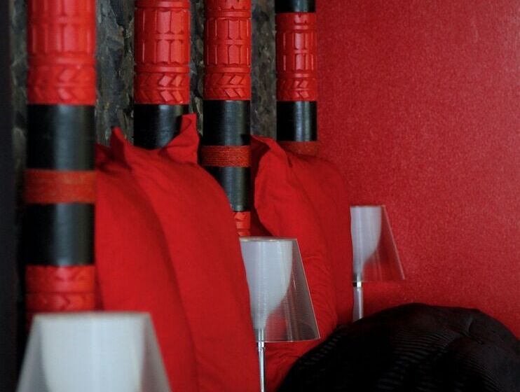 Lakosztály, Stevensons At Manase