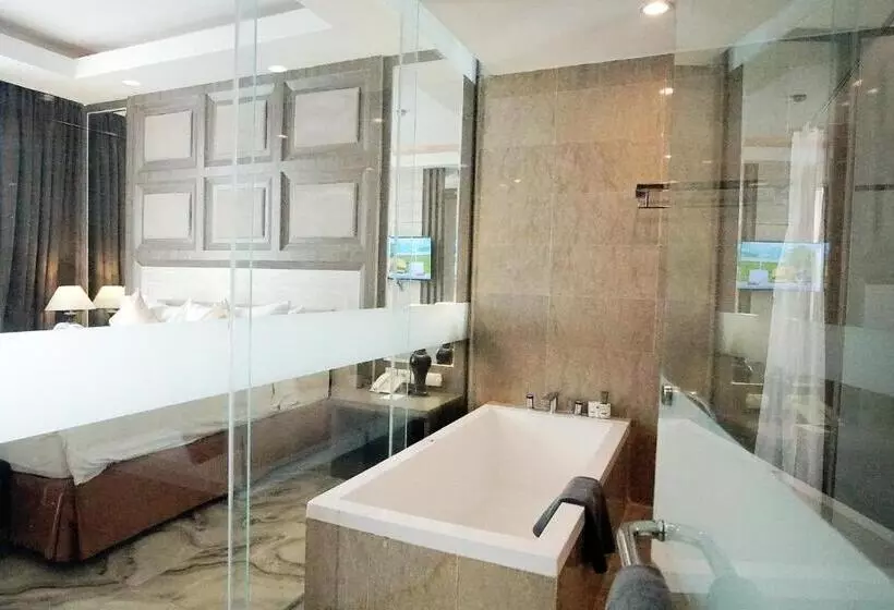 プレジデントスイートルーム, Aston Lampung City