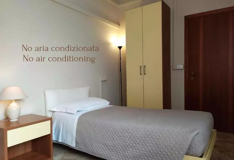 اتاق استاندارد یک نفره, B&b Cameracaffe Centro