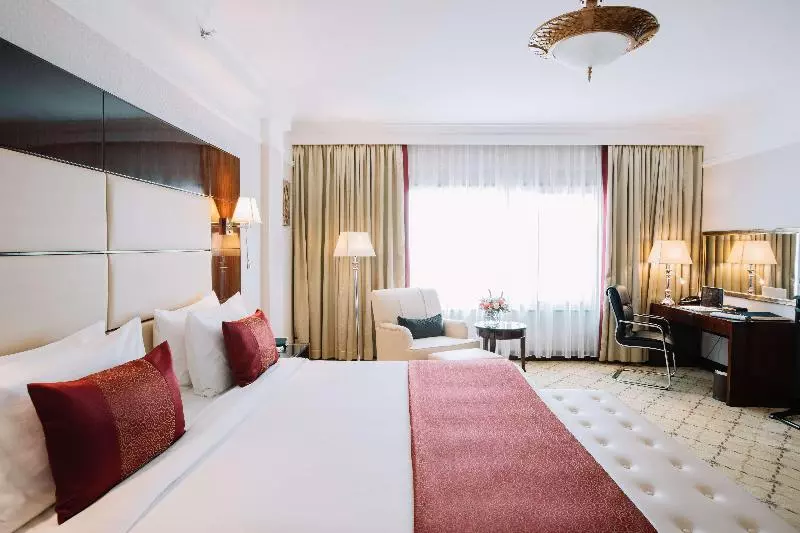 キングサイズベッドのデラックスルーム, Golden Tulip Addis Ababa