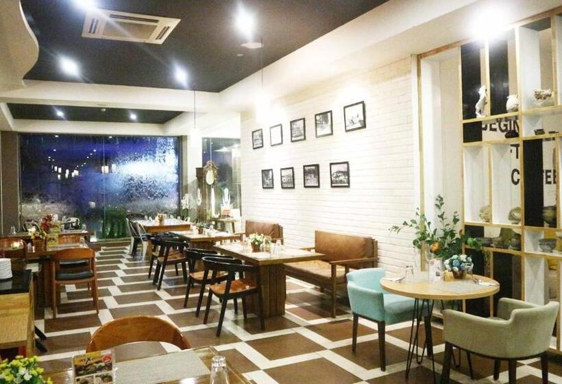 Номер Deluxe Кровать Куин, Golden Tulip Essential Belitung