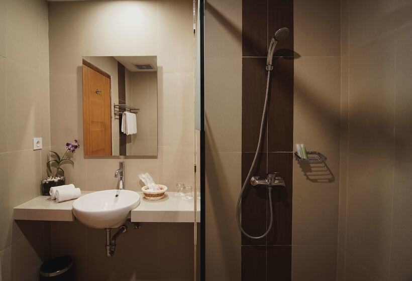 חדר דלוקס עם מרפסת, Golden Tulip Essential Belitung