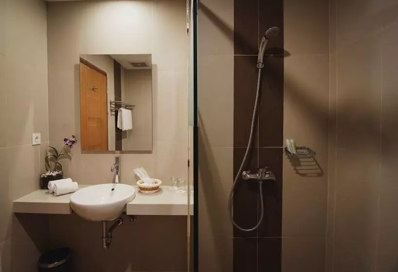 バルコニー付きデラックスルーム, Golden Tulip Essential Belitung