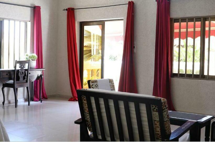 سوییت با چشم‌انداز باغ, Residence Madiba